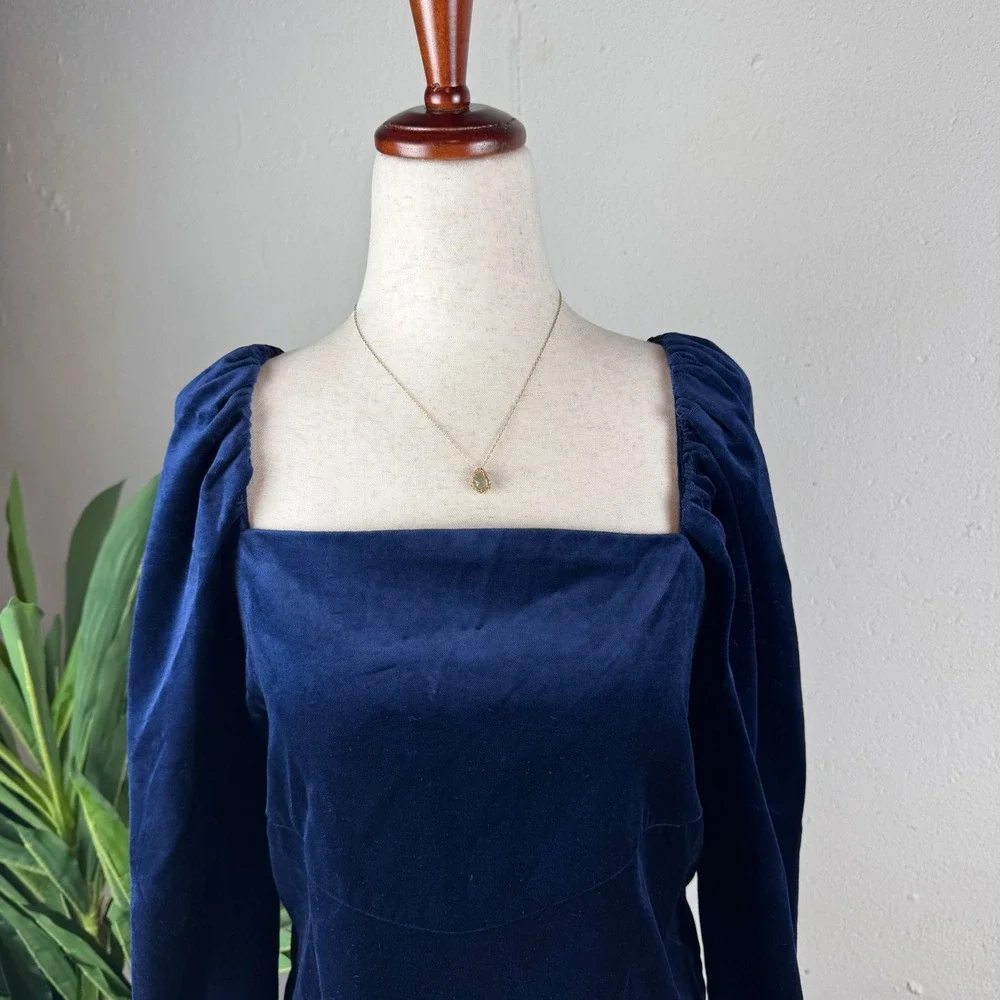 Romantic Dark Academia Feminine Banana Republic Velvet Top Womens M Navy NWT